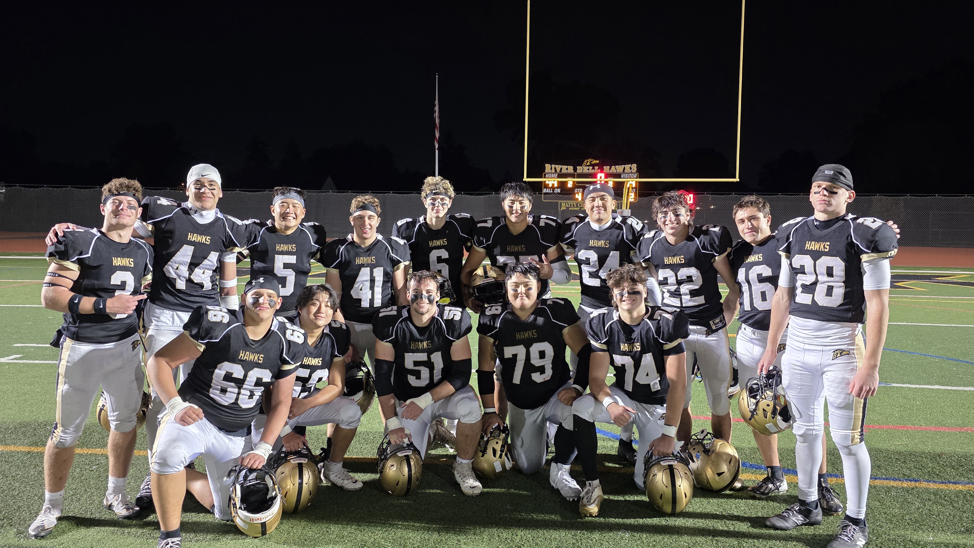 River Dell Golden Hawks Varsity Football Team extends winning streak to 5 games in a victory over Ramsey on Senior Night